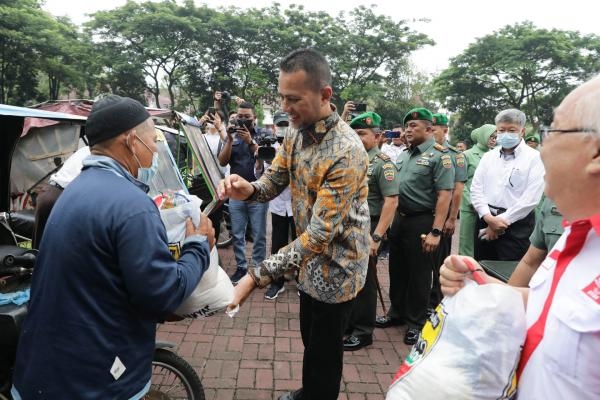 Bakti Sosial HUT ke-72 Kodam I/BB, Musa Rajekshah Mengaku PMI Medan Terbantu